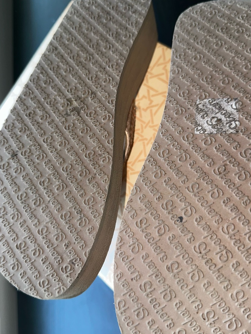 Skechers Rose Gold/Champagne Beaded Thong Sandals - Picture 5 of 6